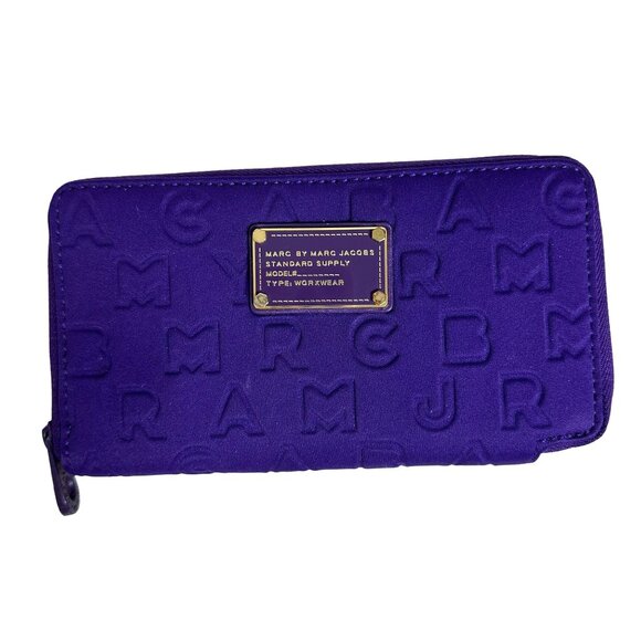 MARC by Marc Jacobs Purple Neoprene  Dreamy Logo Zip Slim Wallet - Picture 1 of 13